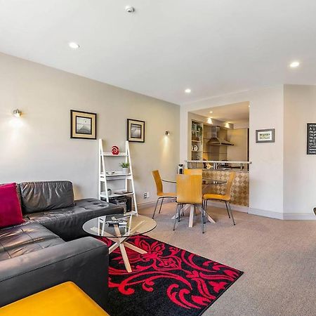 Enormous One Bedroom Beauty In Cbd! Free Parking オークランド エクステリア 写真