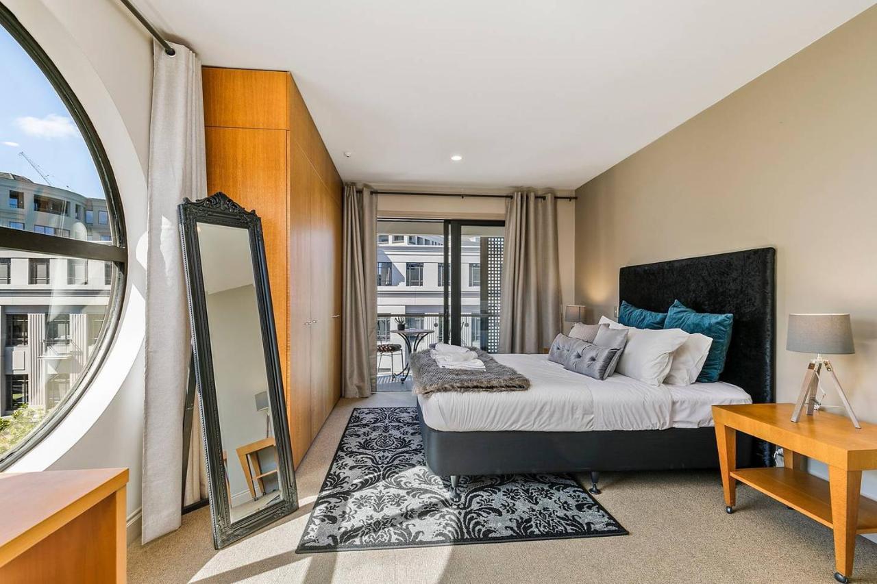 Enormous One Bedroom Beauty In Cbd! Free Parking オークランド エクステリア 写真