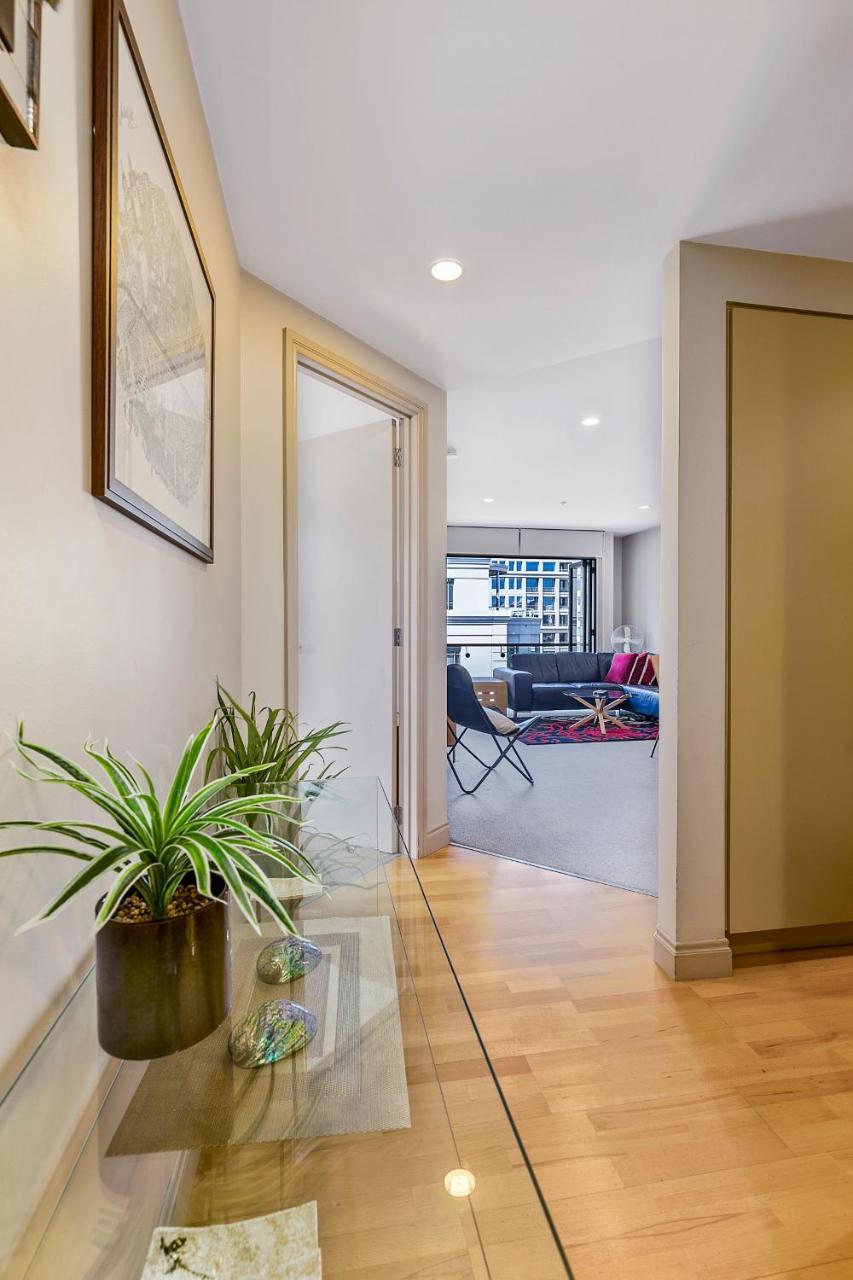 Enormous One Bedroom Beauty In Cbd! Free Parking オークランド エクステリア 写真